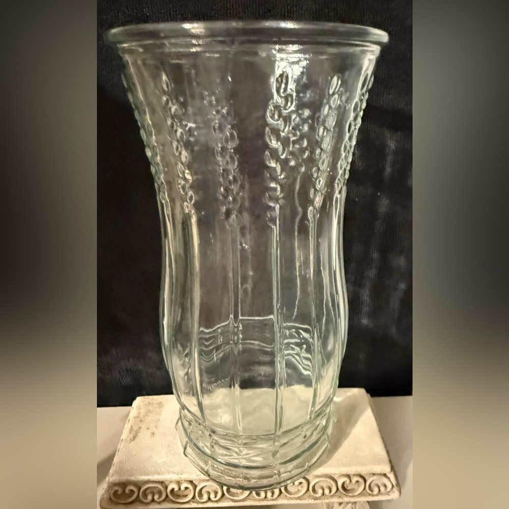 Brody Co. vintage 9.5” vase with wheat or lavender stalks.